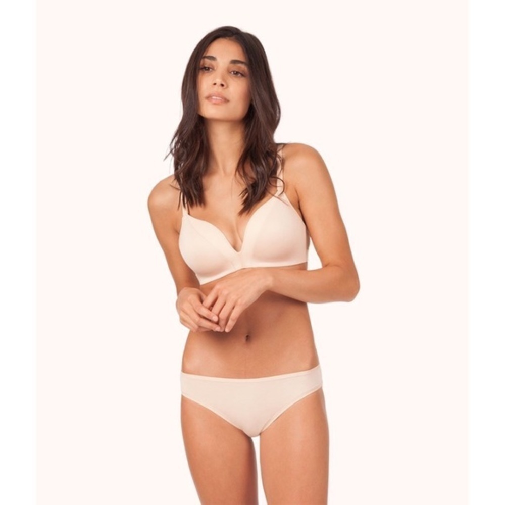 NWT LIVELY The All-Day Deep V No-Wire Nude Toasted Almond 32DDD